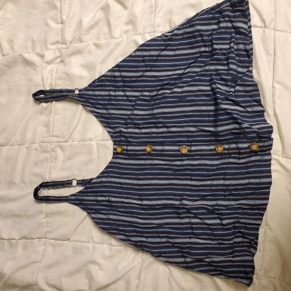 Hollister tank - Picture 2 of 3